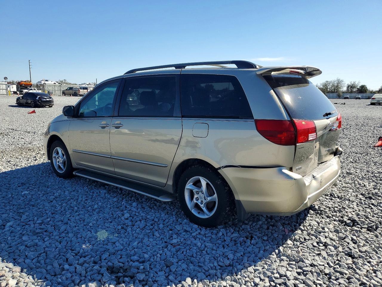 2004 Toyota Sienna Ce - Фото 2