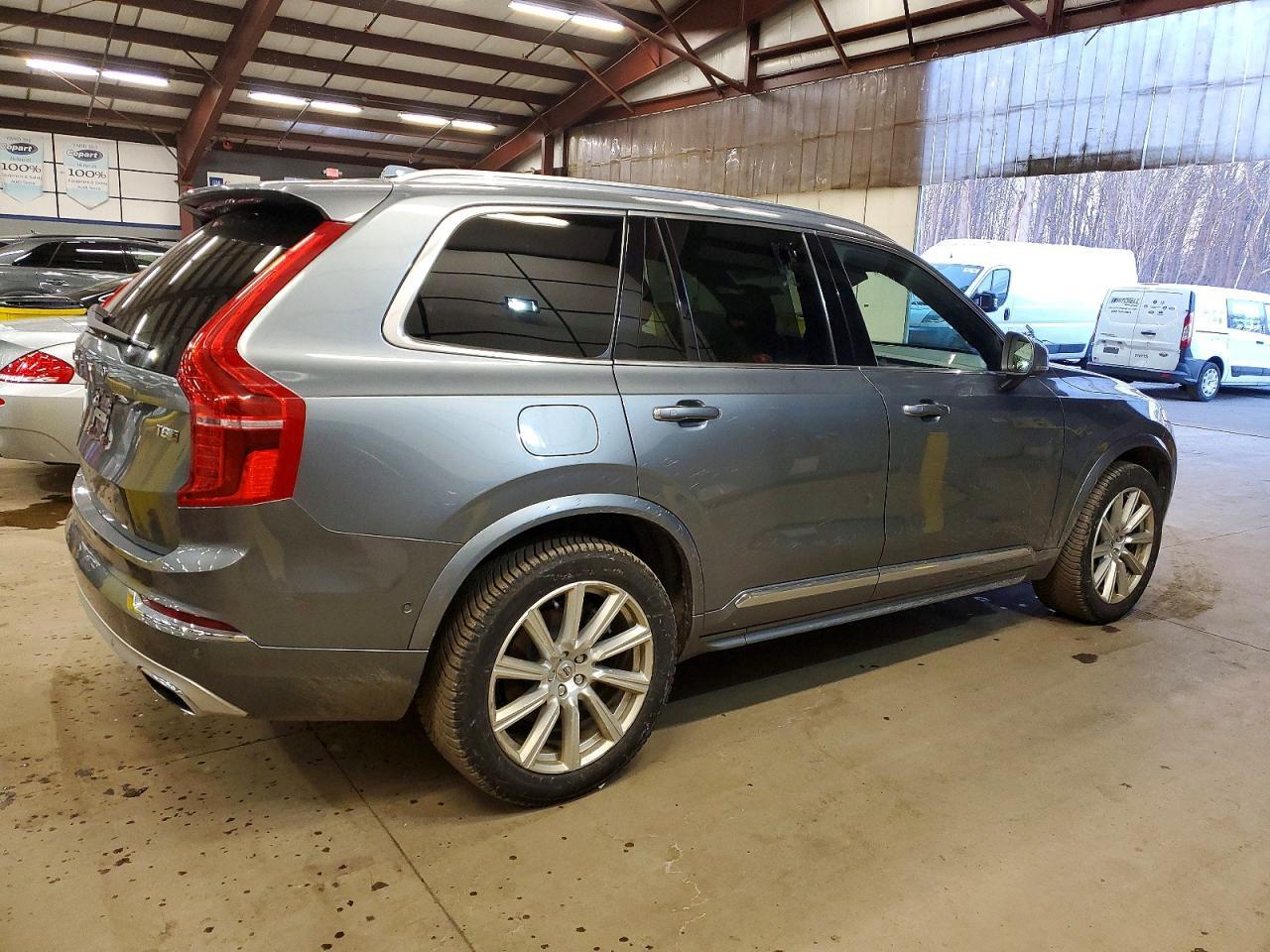 2016 Volvo Xc90 T8 - Image 3