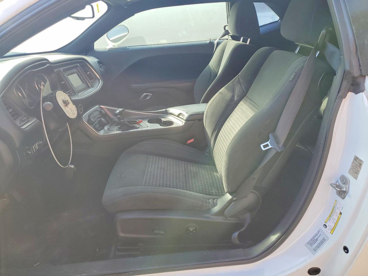 2016 Dodge Challenger Sxt - Image 7