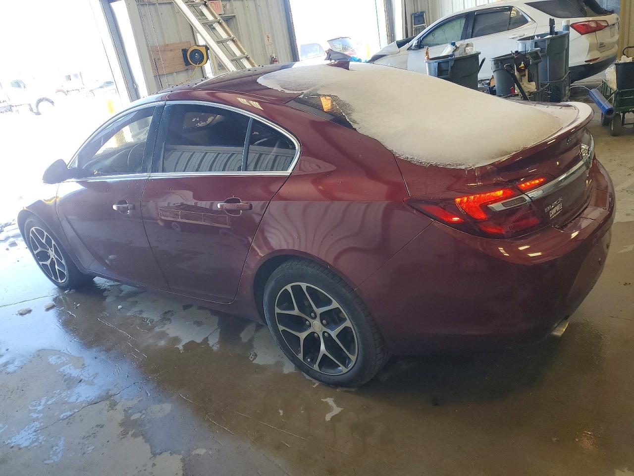 2016 Buick Regal Sport Touring - Фото 2