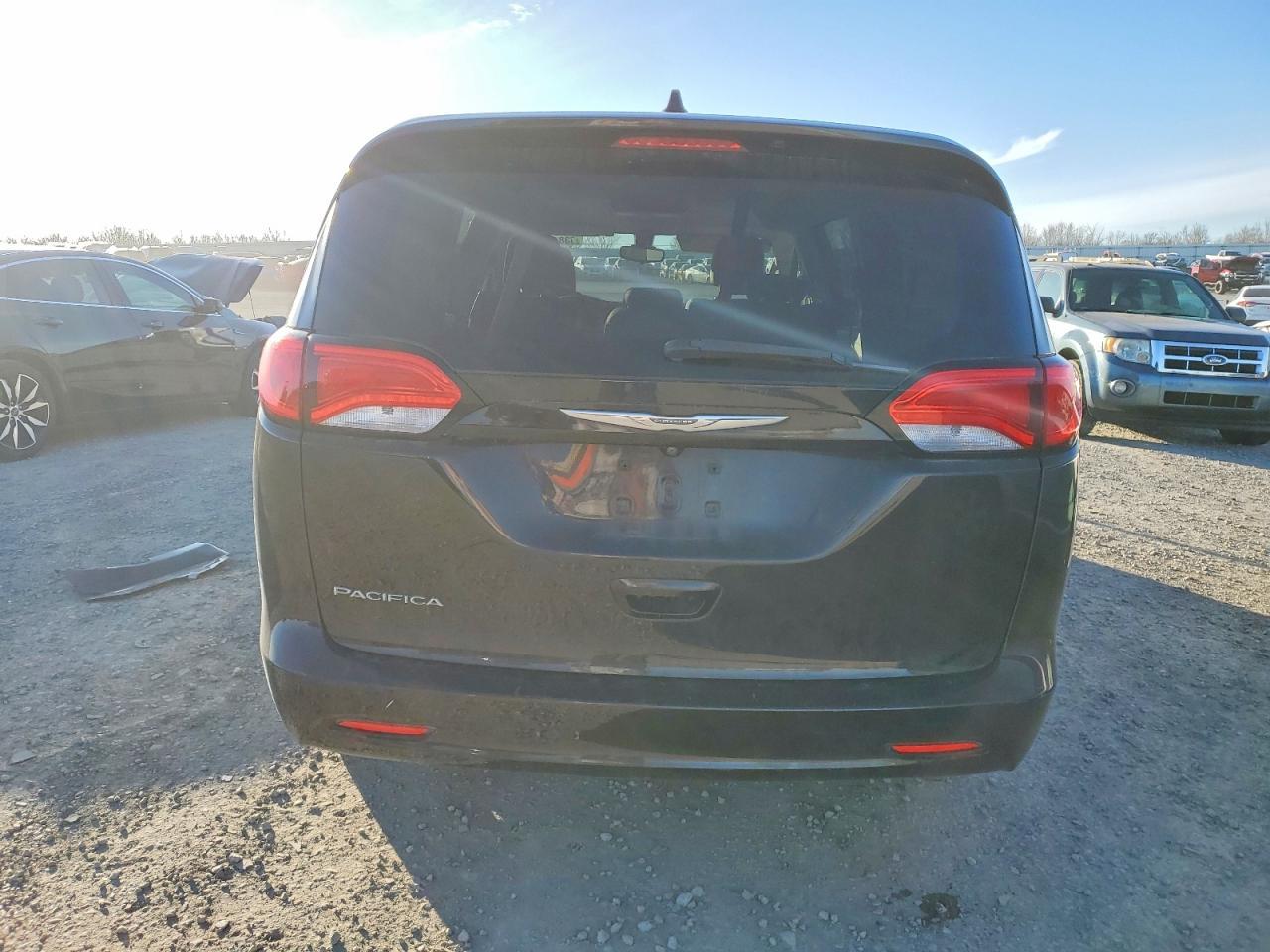 2017 Chrysler Pacifica Lx - Image 6