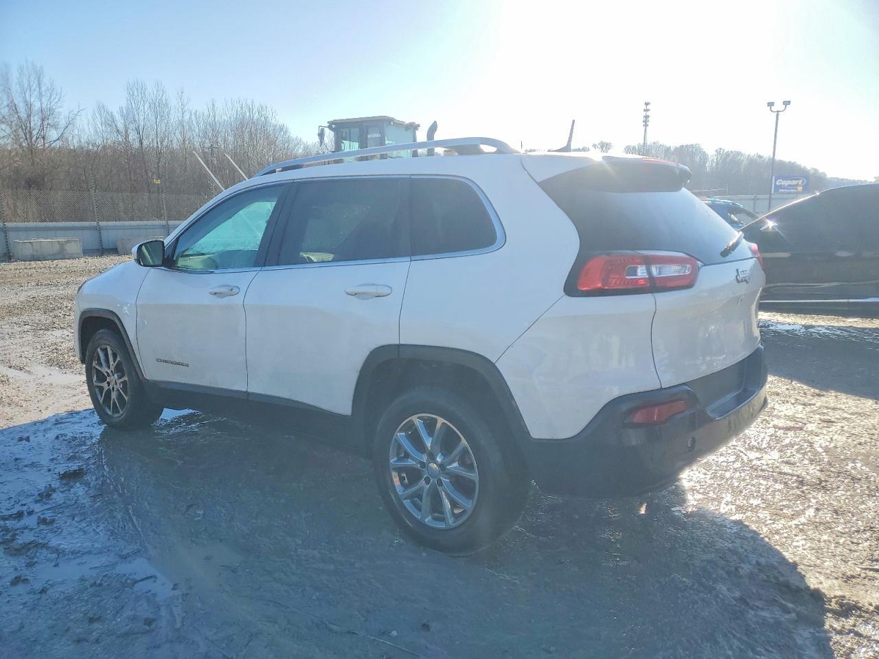 2016 Jeep Cherokee Latitude - Фото 2