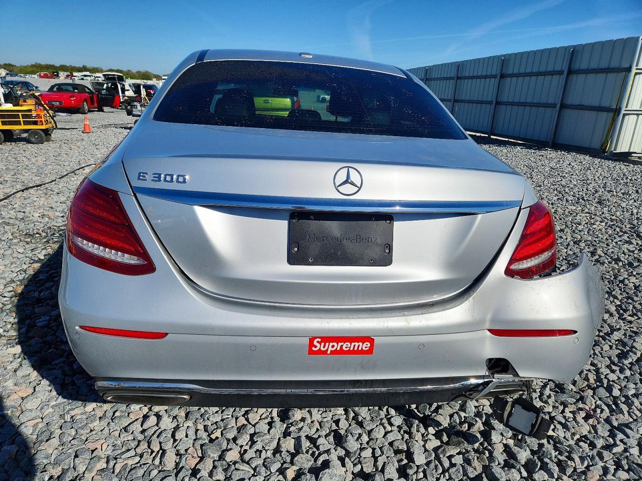 2017 Mercedes-Benz E 300 - Фото 6