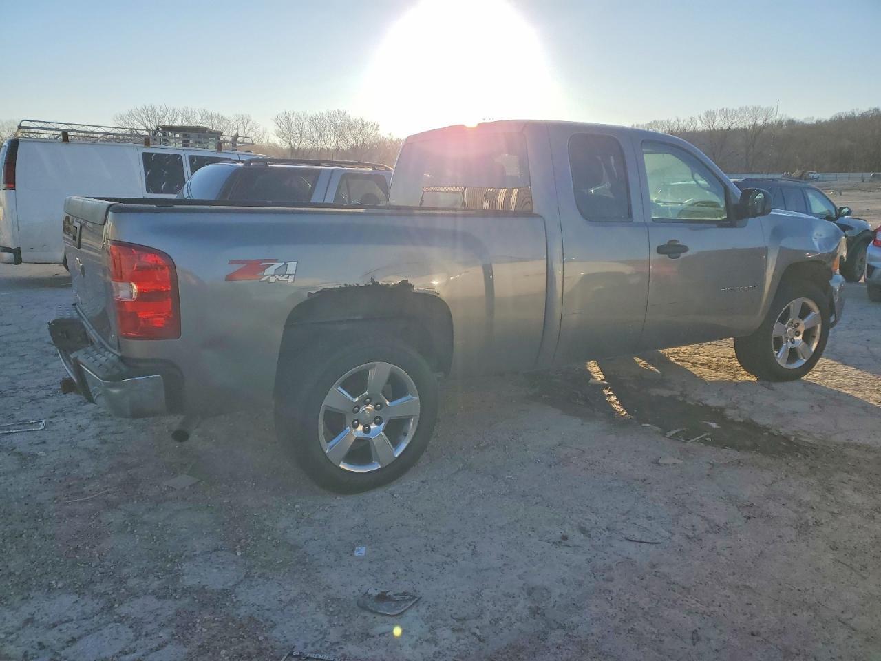 2007 Chevrolet Silverado K1500 - Image 3
