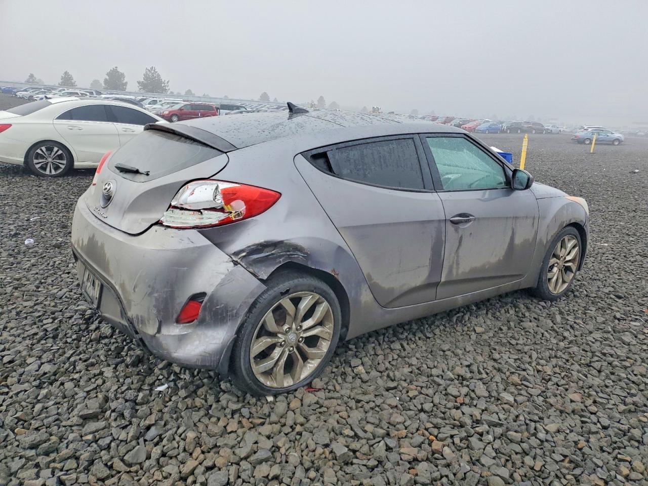 2012 Hyundai Veloster Base - Image 3