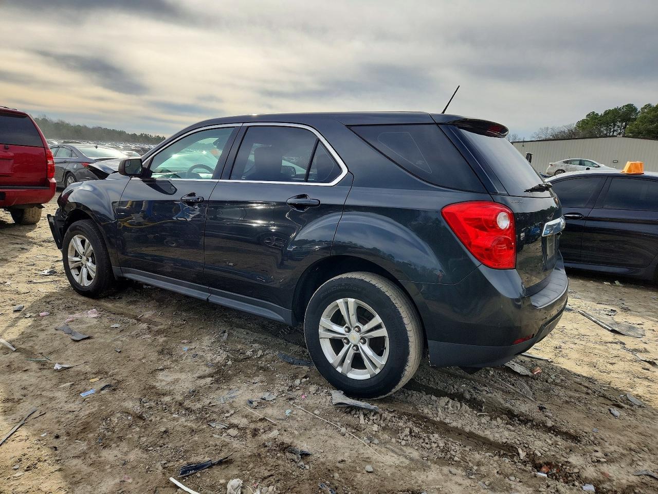 2014 Chevrolet Equinox Ls - Image 2