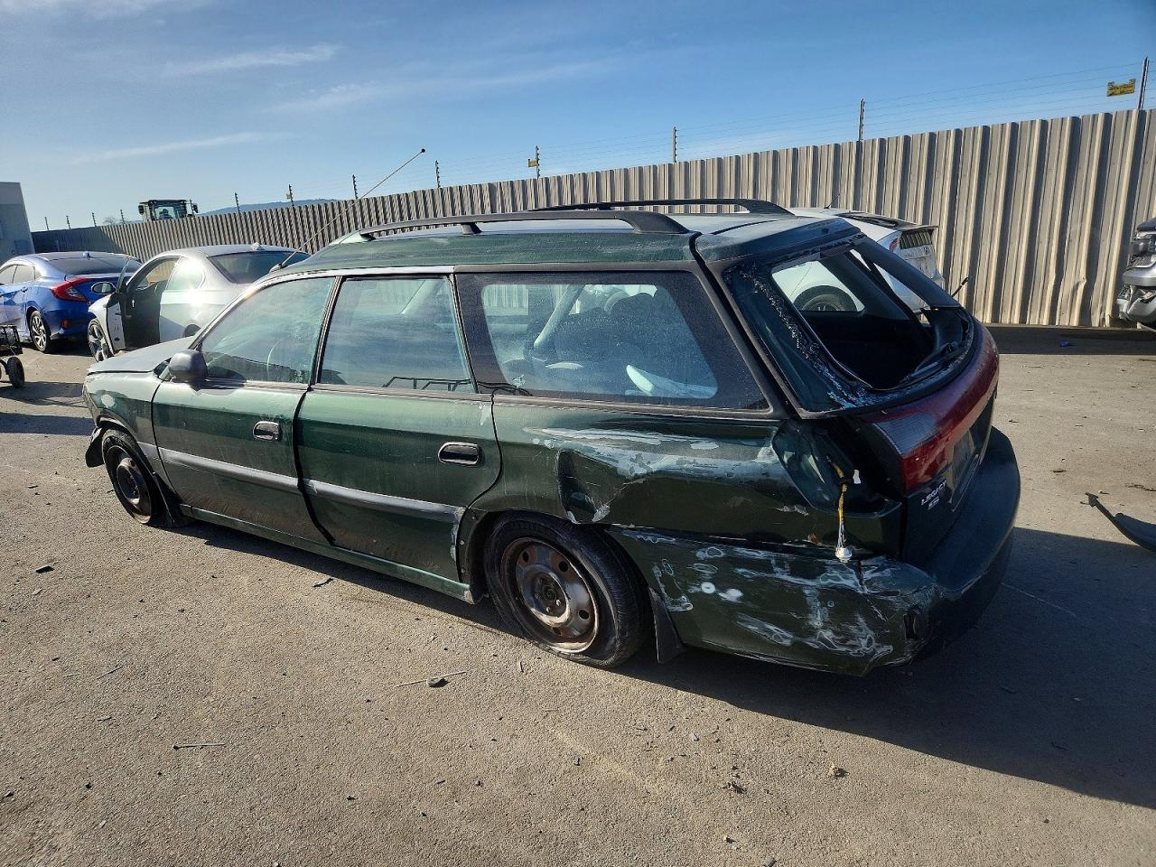2001 Subaru Legacy L - Фото 2