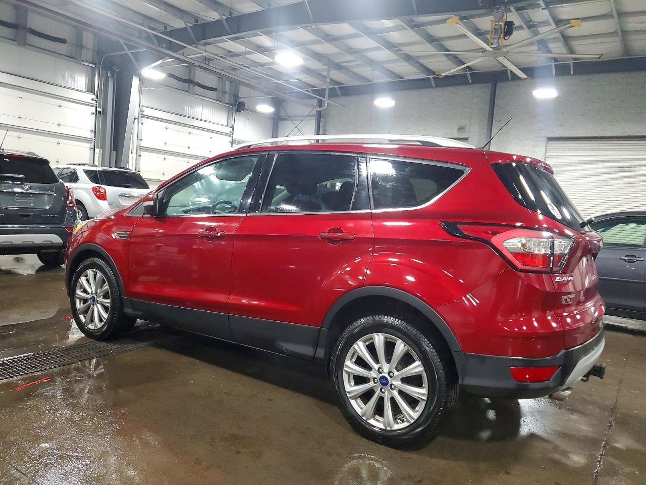 2017 Ford Escape Titanium - Фото 2