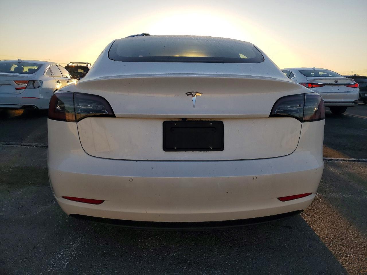 2022 Tesla Model 3 - Image 6