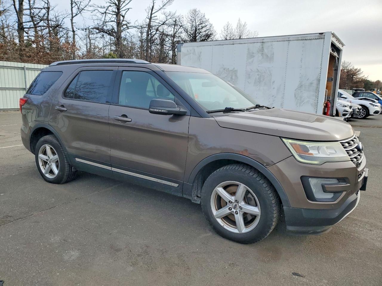 2016 Ford Explorer - Image 4