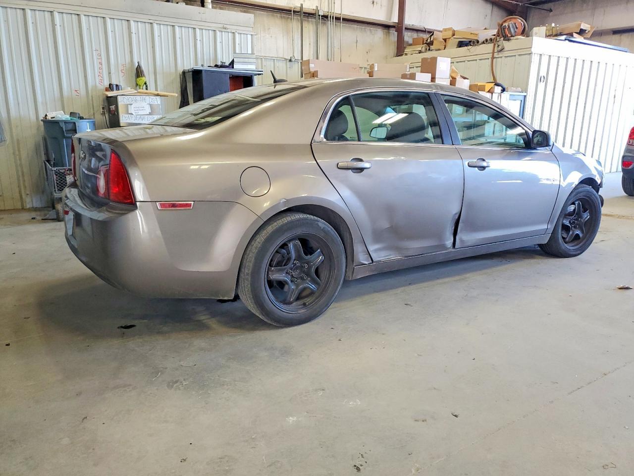 2010 Chevrolet Malibu Ls - Фото 3