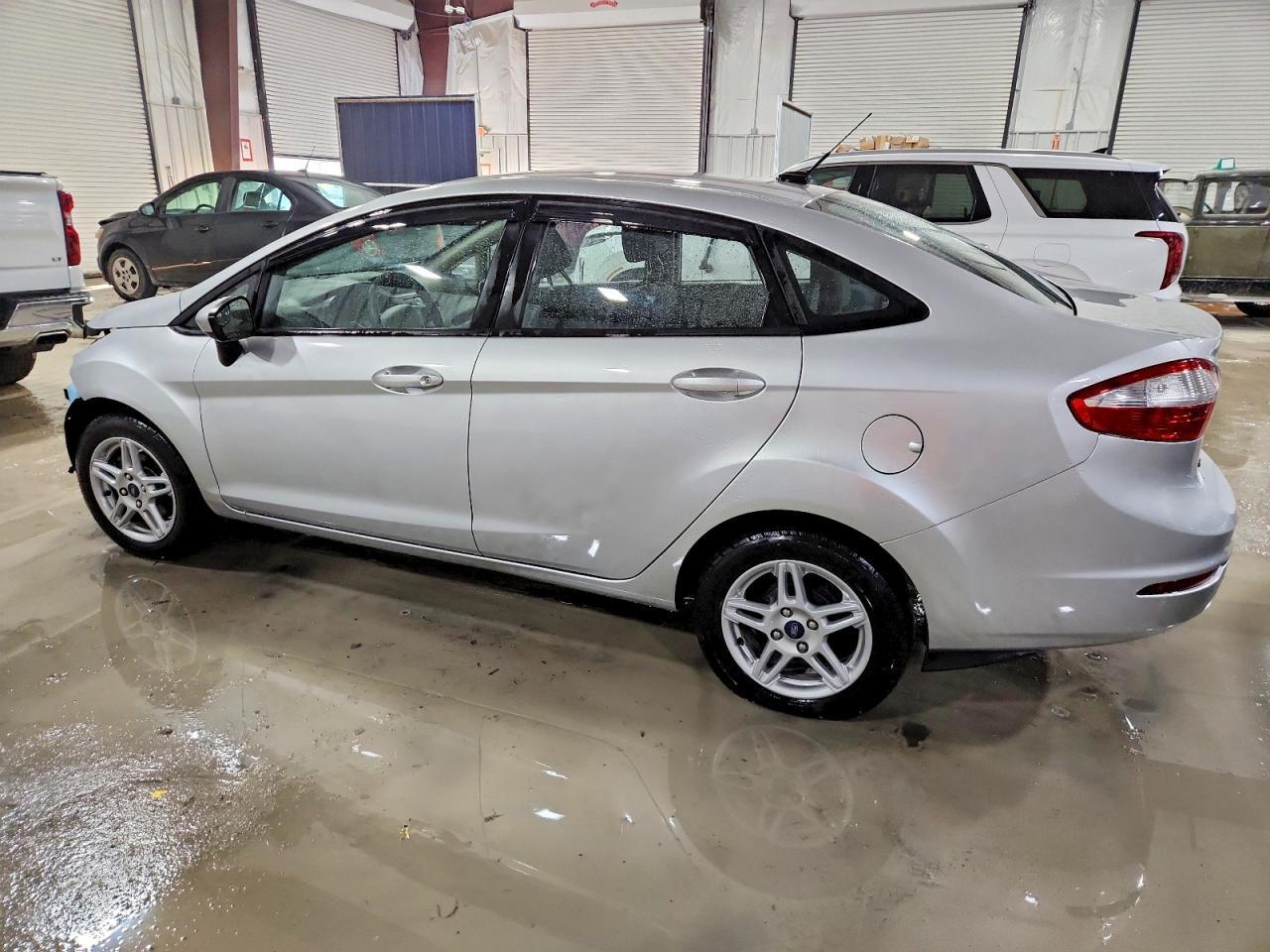 2018 Ford Fiesta Se - Фото 2