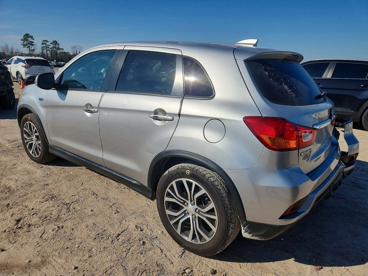 2019 Mitsubishi Outlander Sport Es - Фото 2