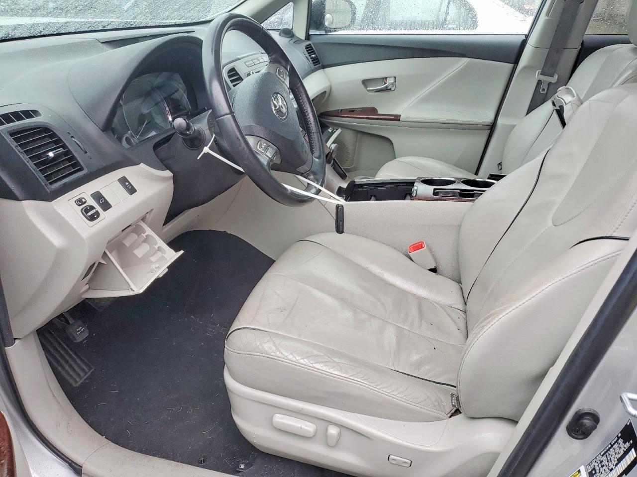 2010 Toyota Venza - Image 7