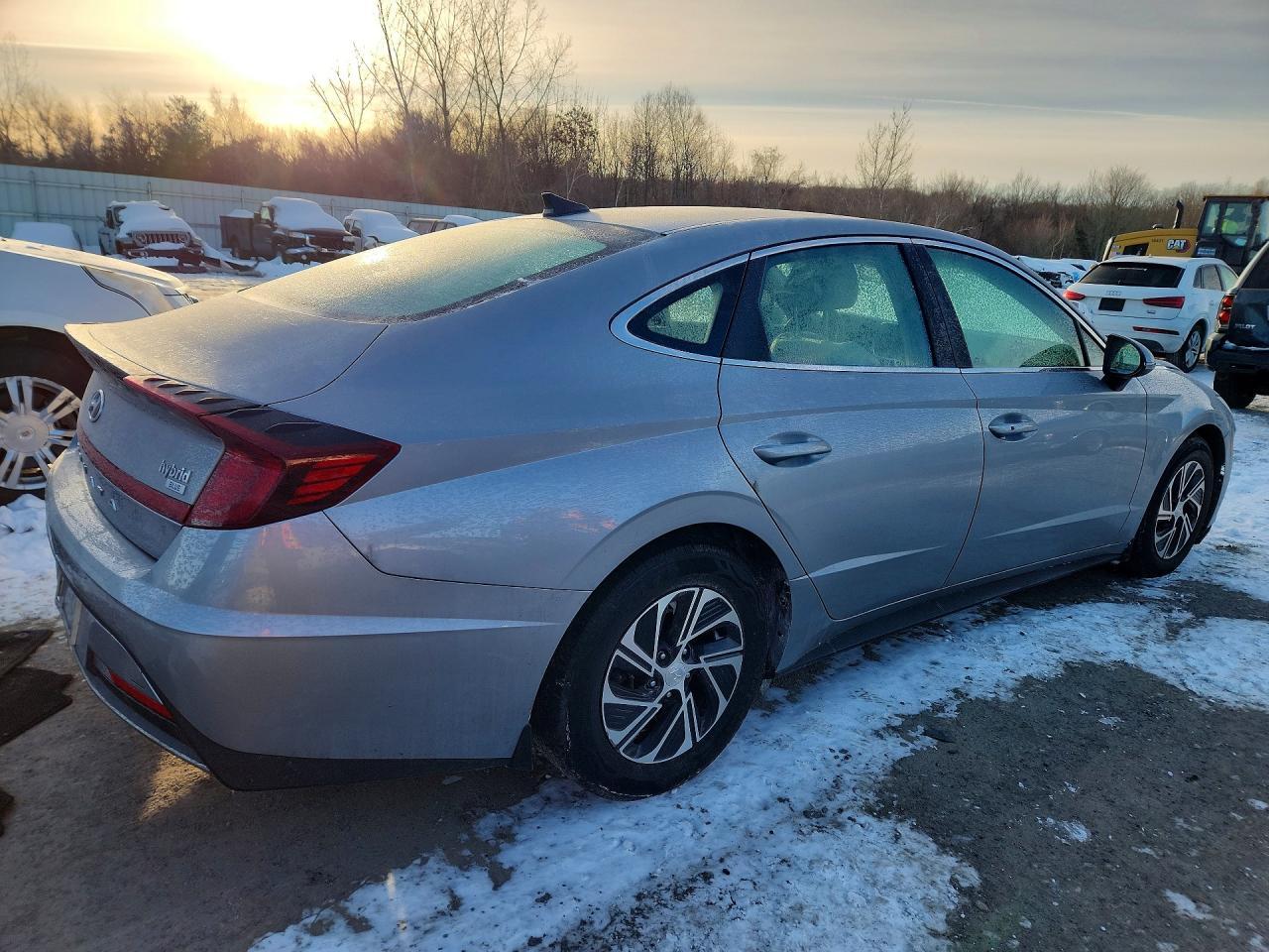 2023 Hyundai Sonata Hybrid - Фото 3