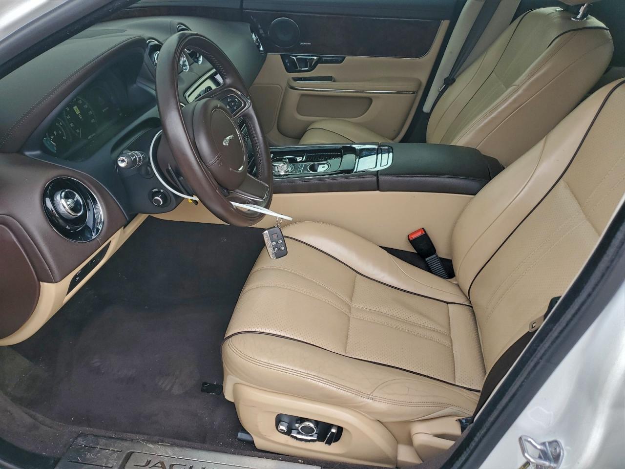 2019 Jaguar Xj R - Sport - Image 7