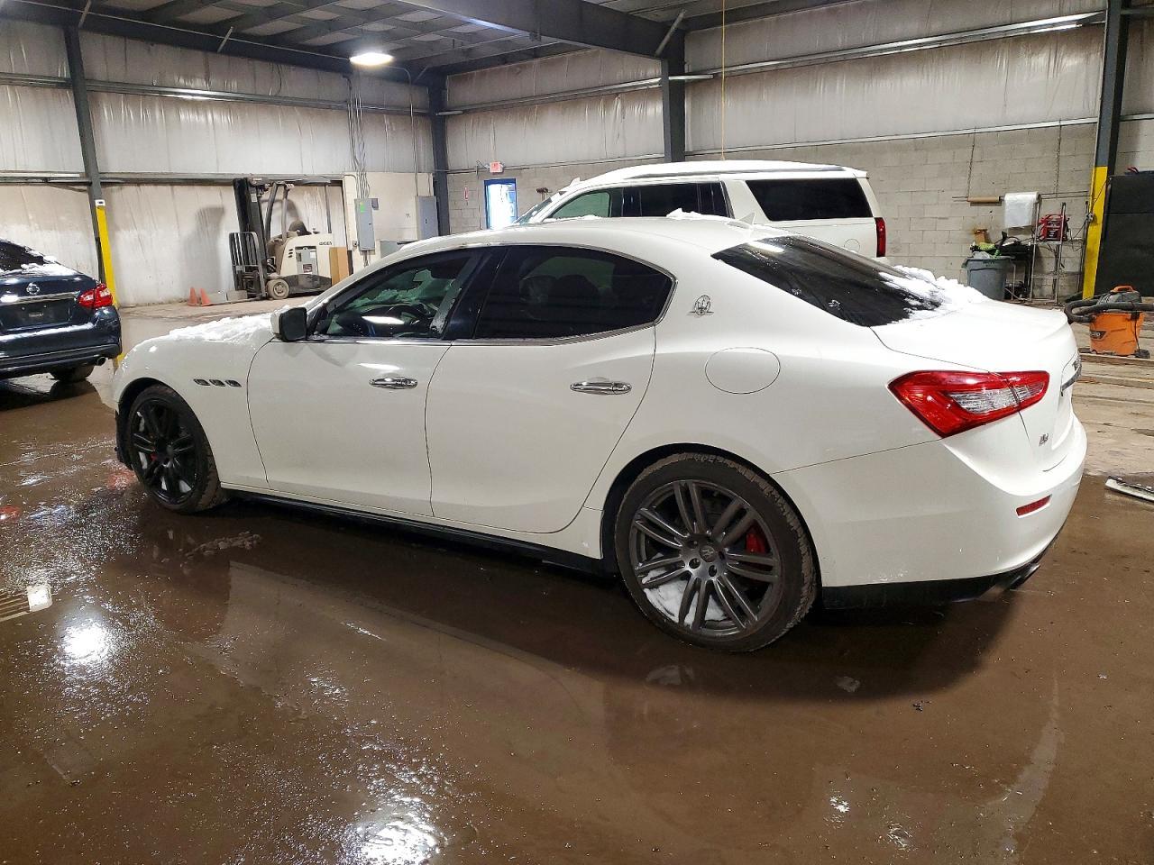 2016 Maserati Ghibli S - Image 2