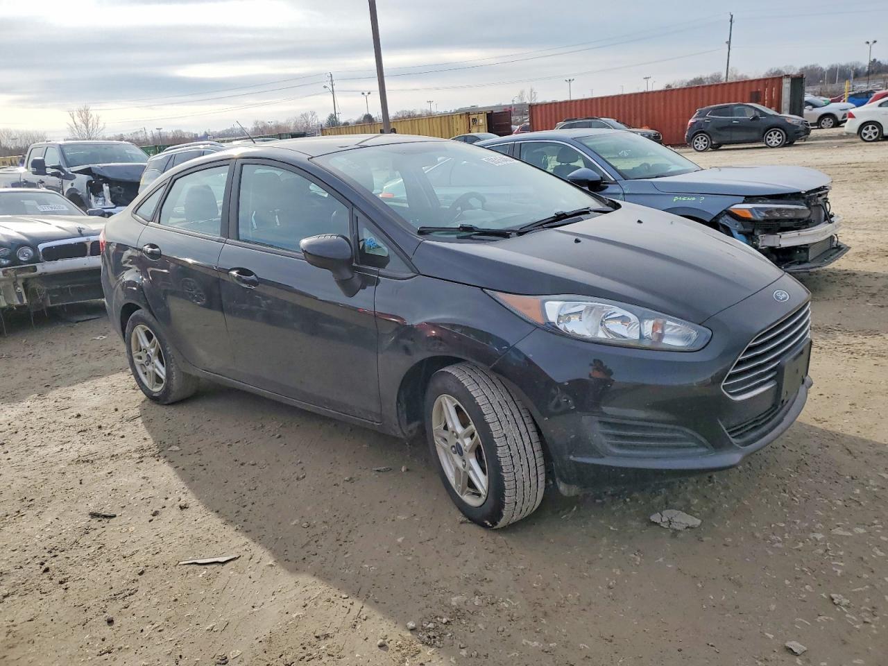 2017 Ford Fiesta Se - Фото 4