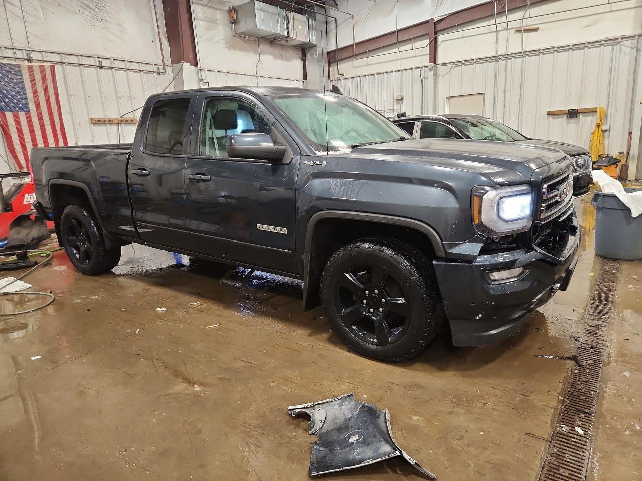 2017 GMC Sierra K1500 - Image 4