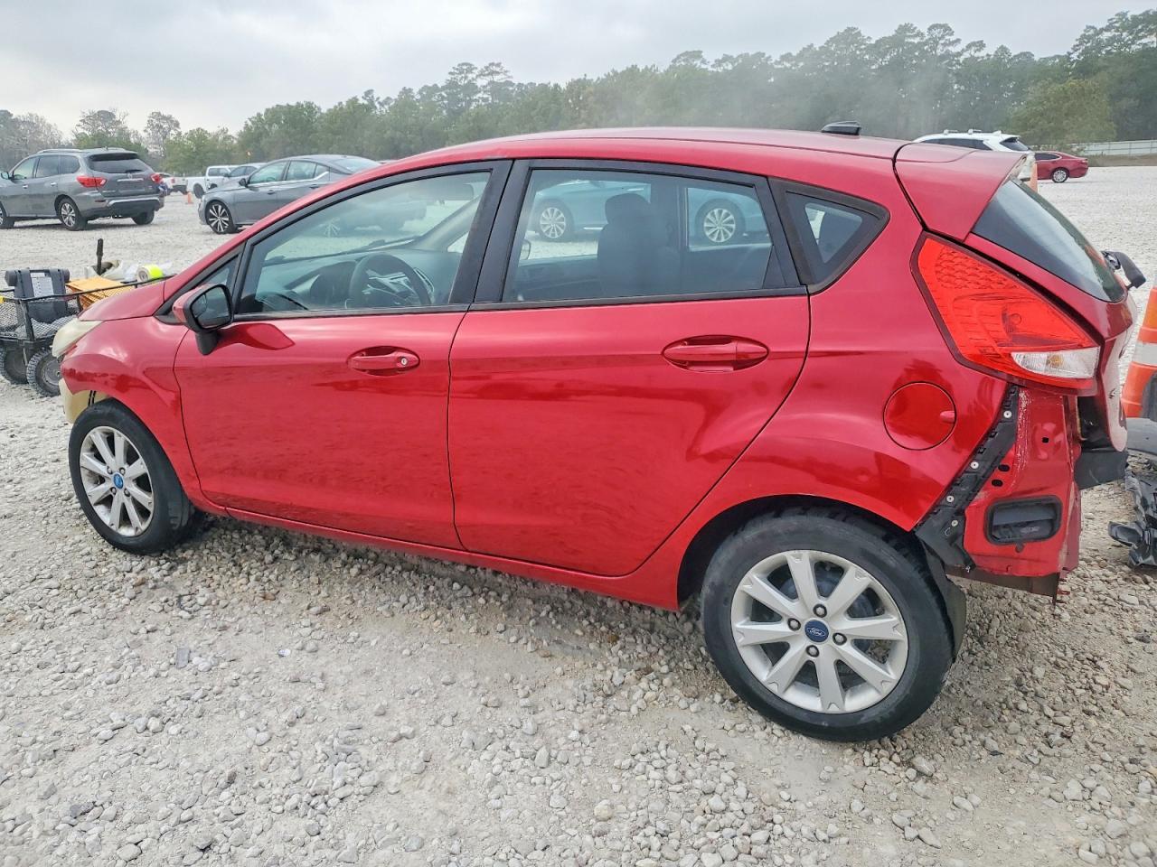 2012 Ford Fiesta Se - Фото 2