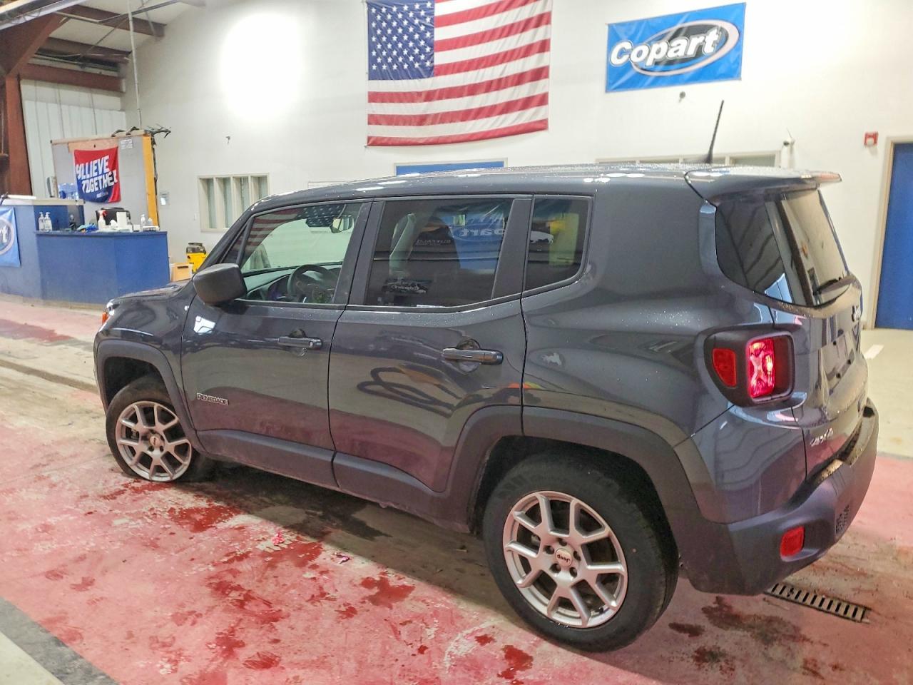 2023 Jeep Renegade Latitude - Фото 2