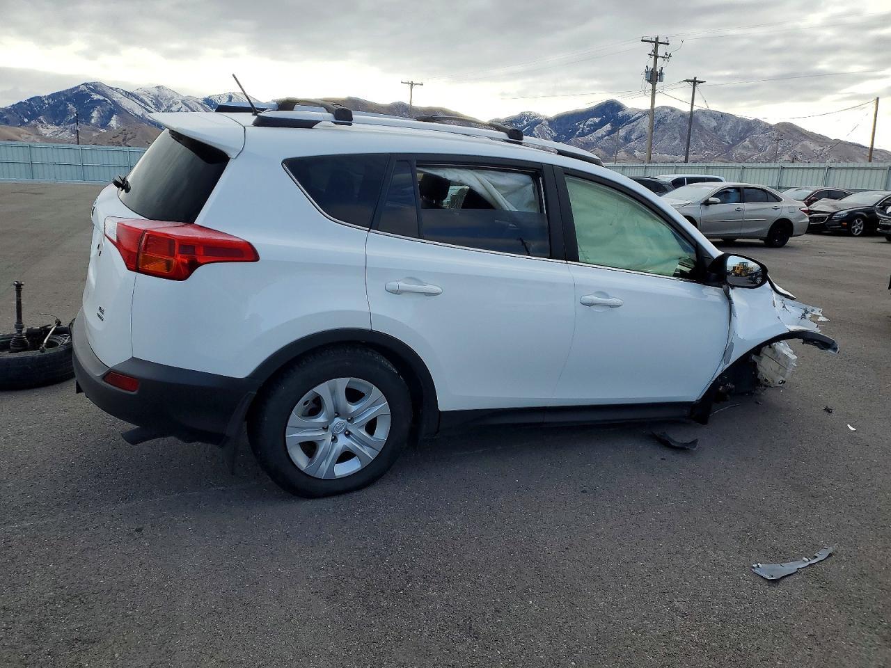 2015 Toyota Rav4 Le - Image 3