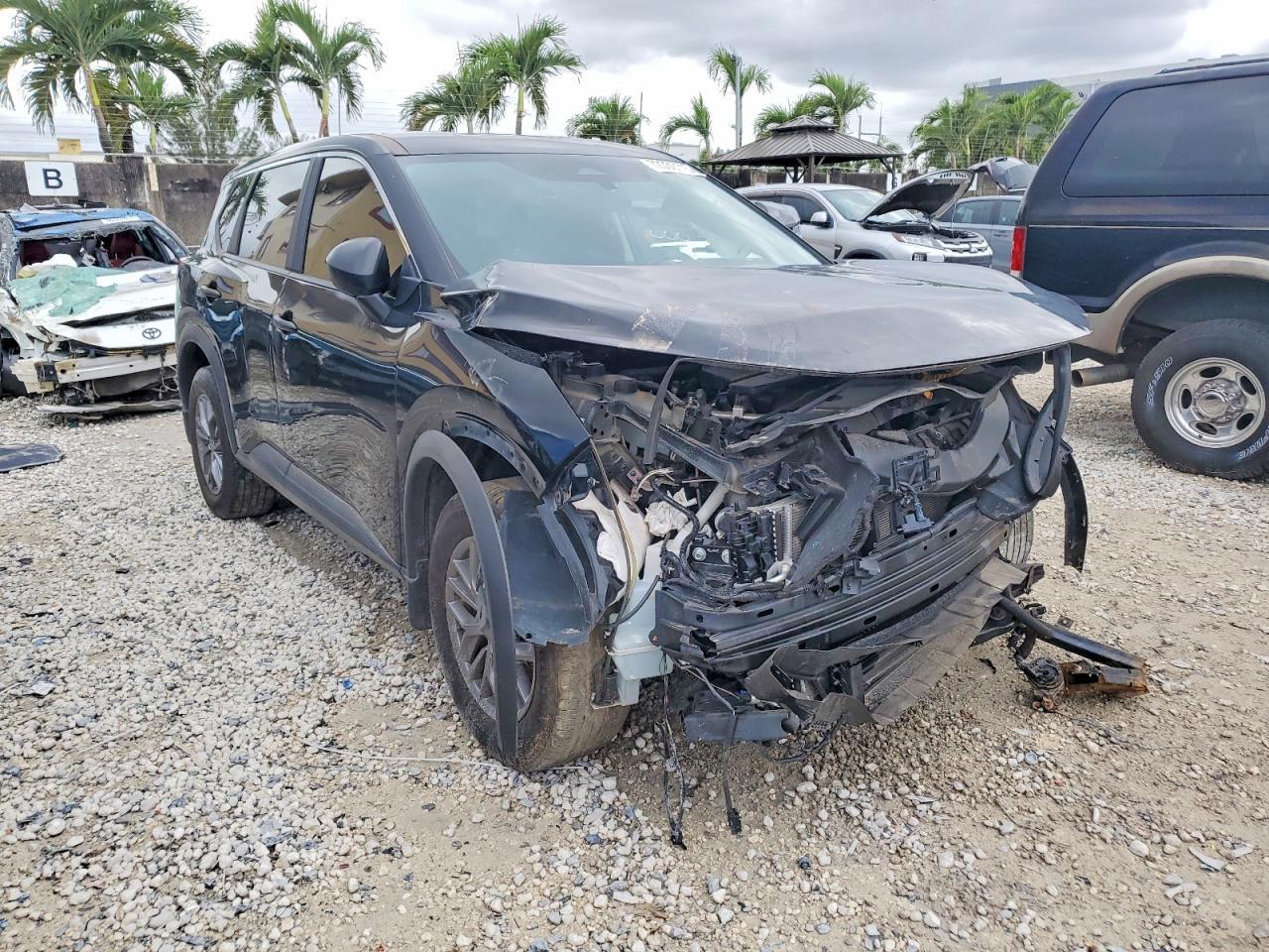 2023 Nissan Rogue S - Image 4