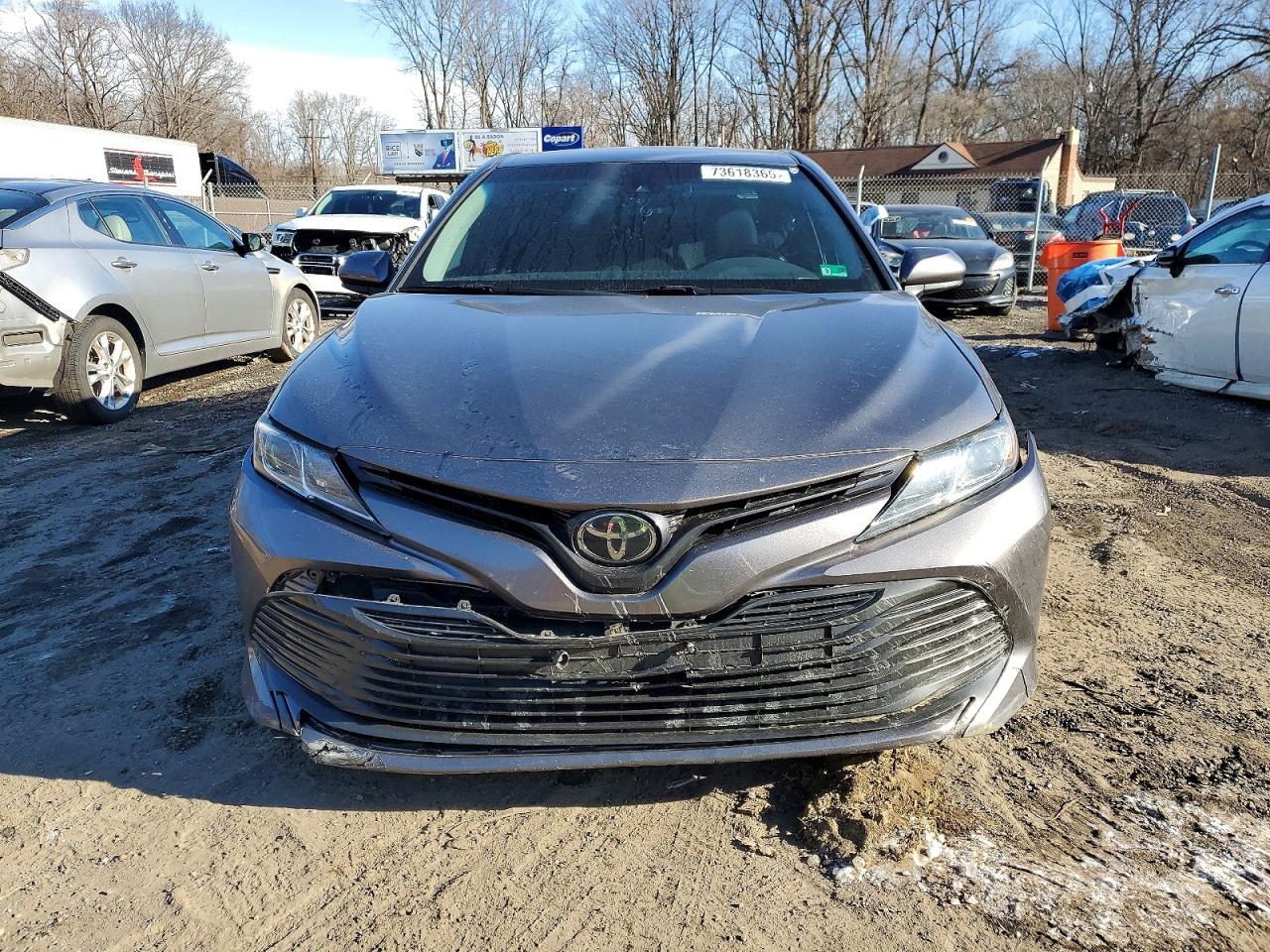 2018 Toyota Camry Le - Image 5