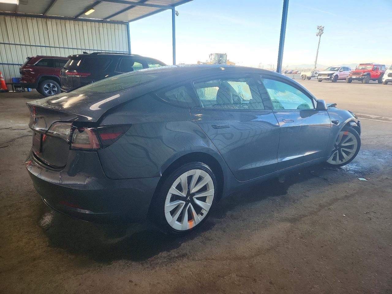 2022 Tesla Model 3 - Фото 3