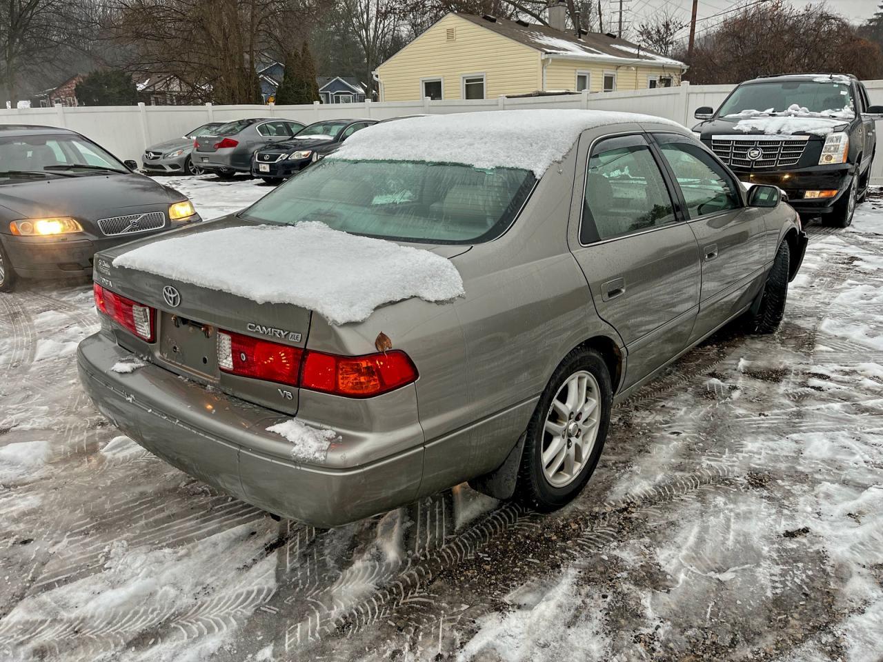 2000 Toyota Camry Le - Image 4