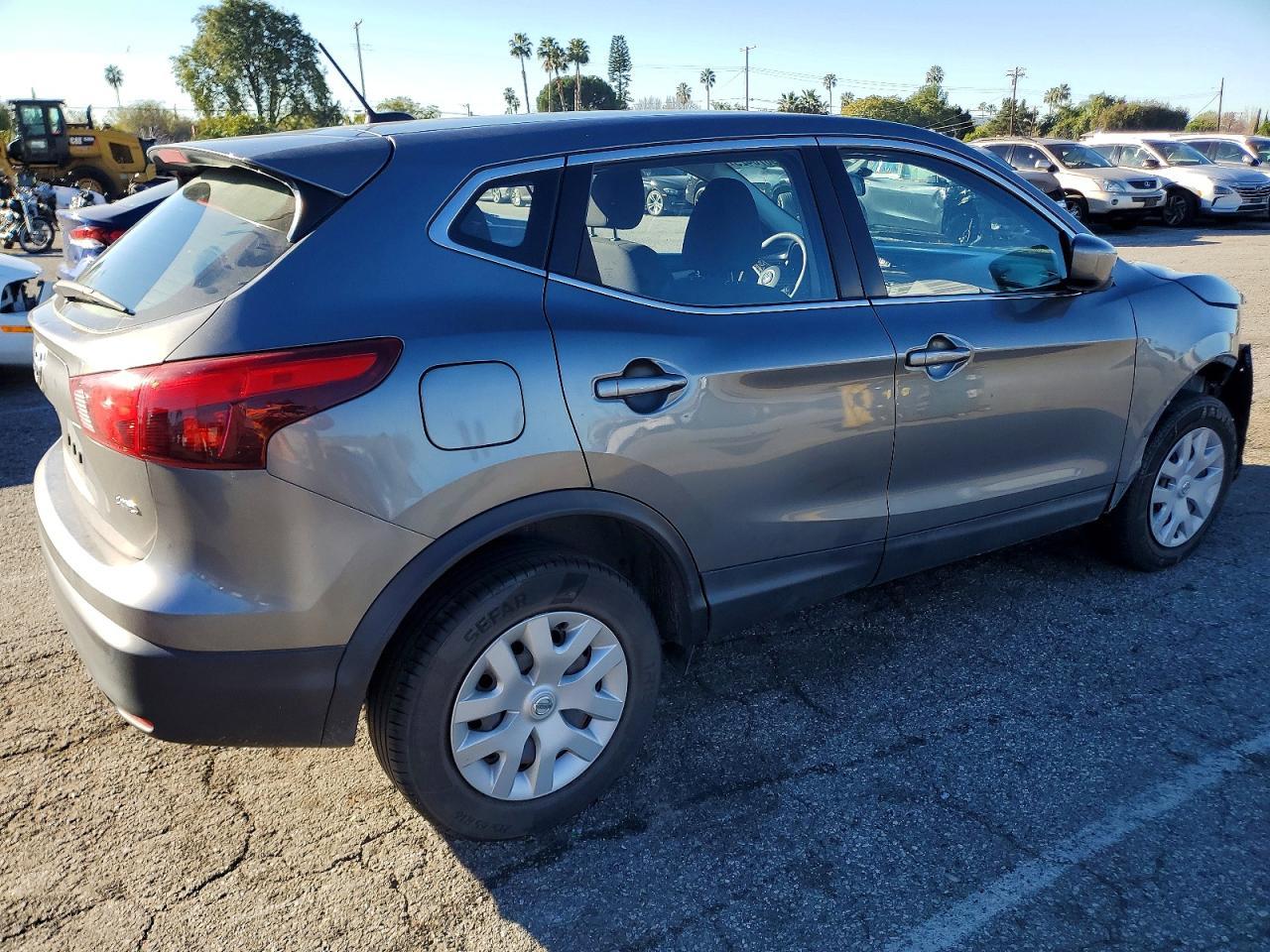 2019 Nissan Rogue Sport S - Image 3