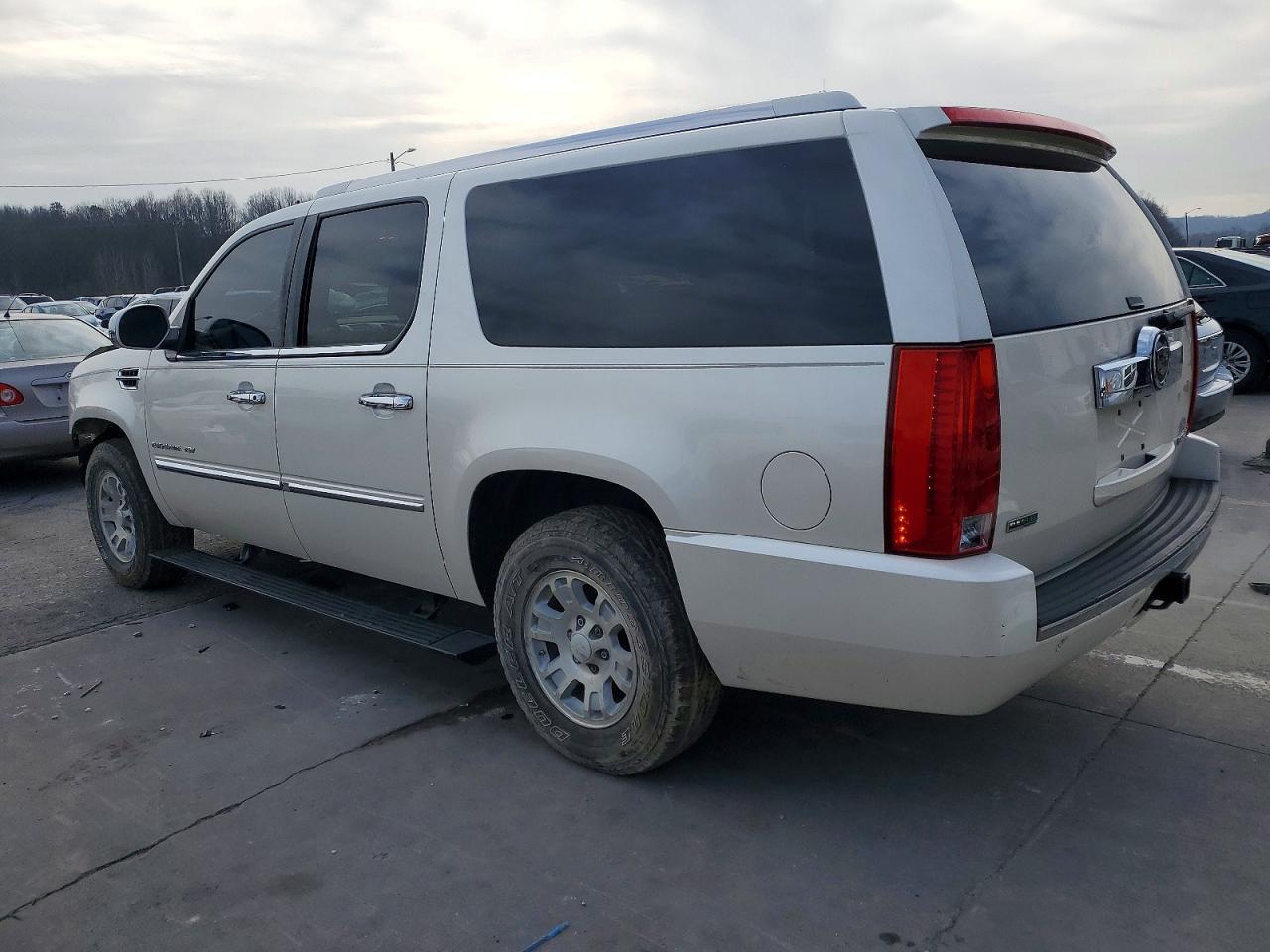 2011 Cadillac Escalade Esv Premium - Фото 2