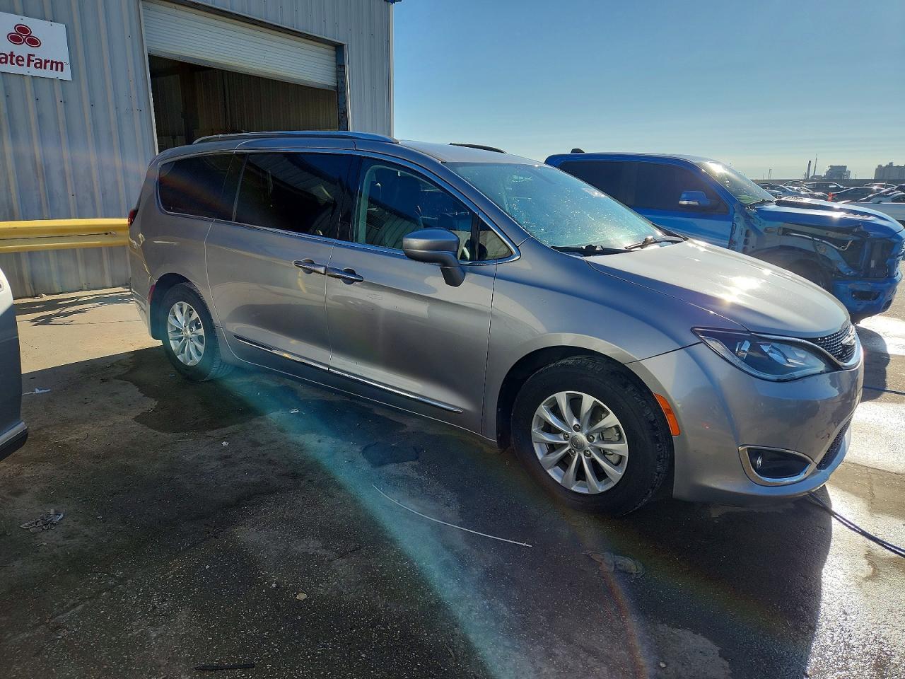 2018 Chrysler Pacifica Touring L - Image 4