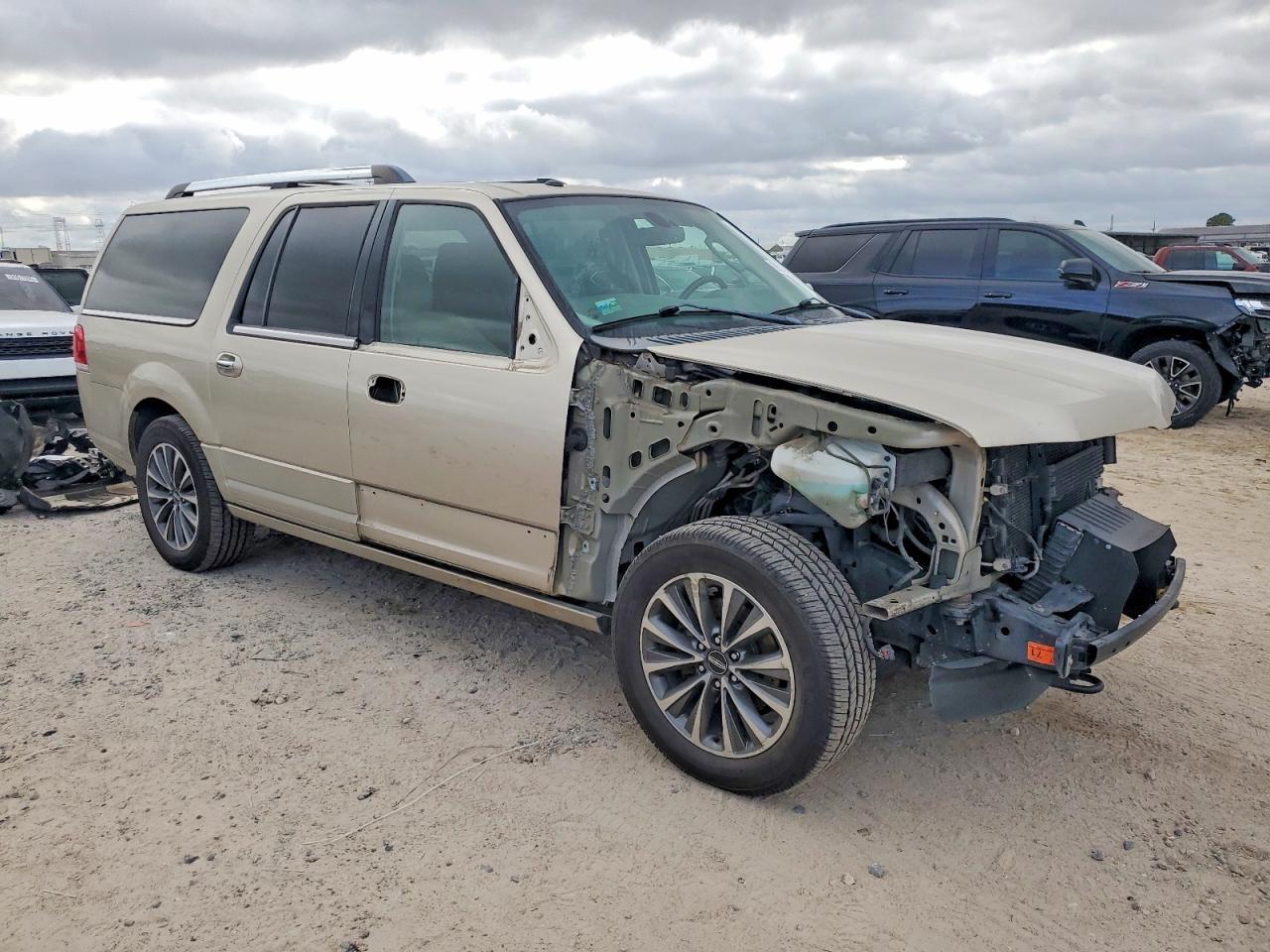 2017 Lincoln Navigator L Select - Фото 4