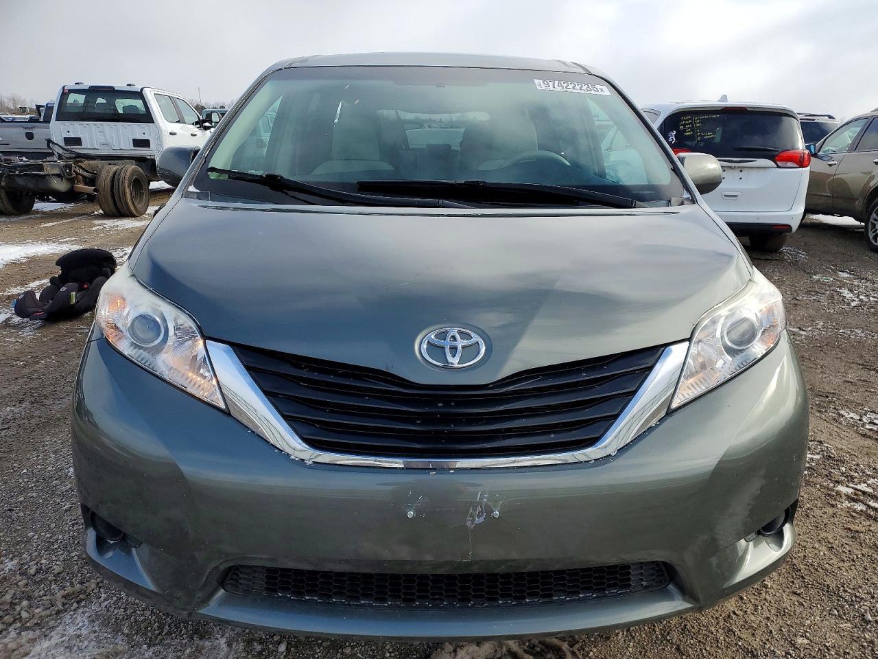 2011 Toyota Sienna Le - Фото 5