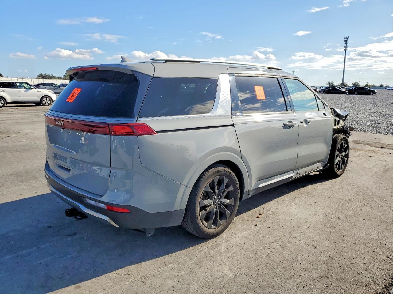 2024 Kia Carnival Sx Prestige - Image 3