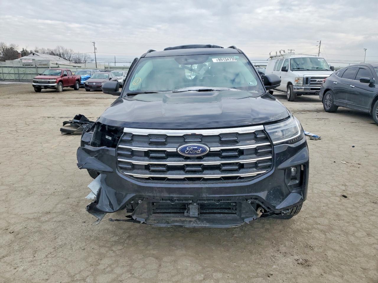 2025 Ford Explorer Active - Image 5