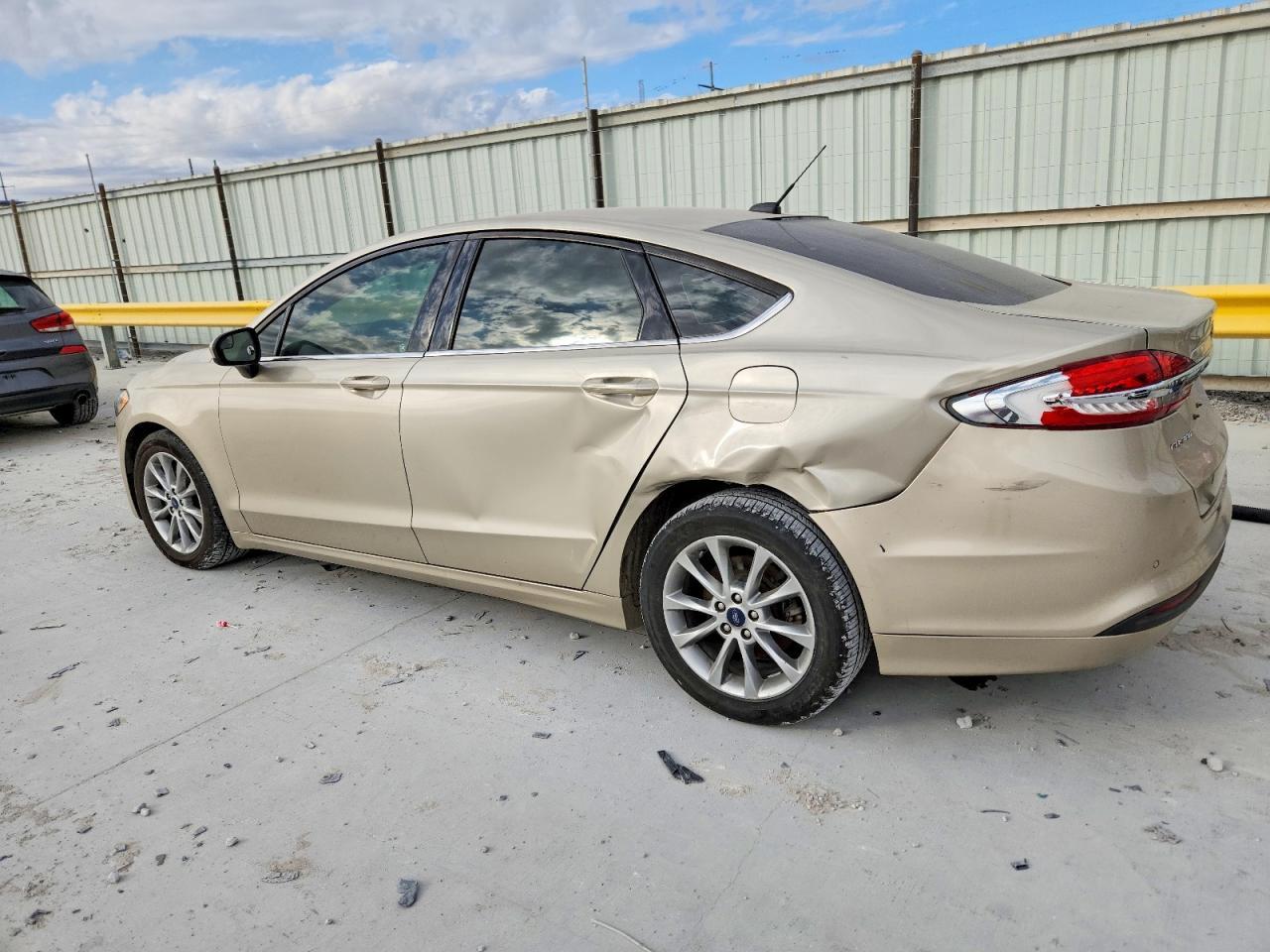 2017 Ford Fusion Se - Фото 2