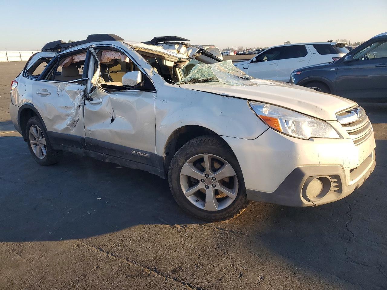 2014 Subaru Outback 2.5I Premium - Image 4