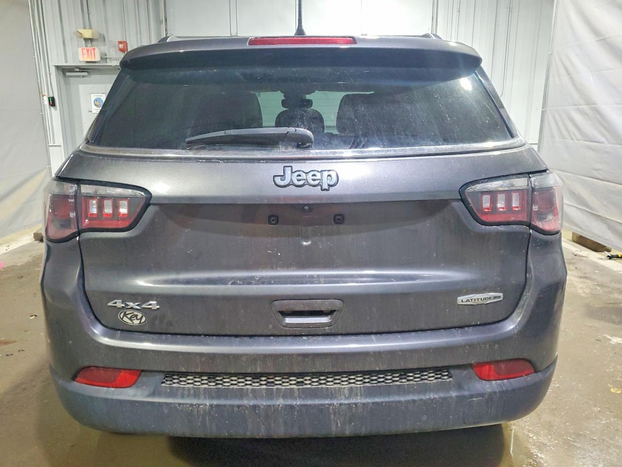 2022 Jeep Compass Latitude Lux - Image 6