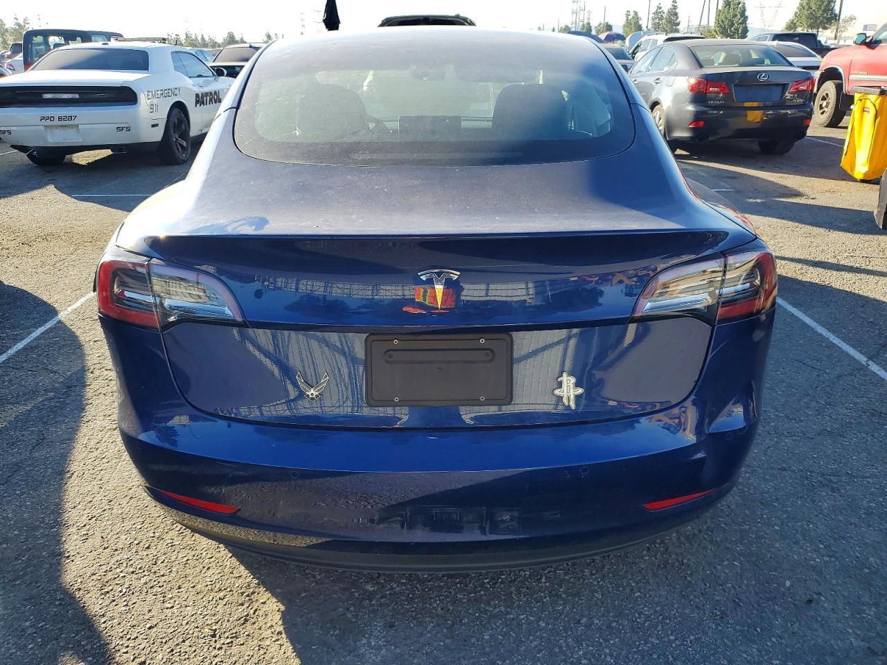2022 Tesla Model 3 - Фото 6