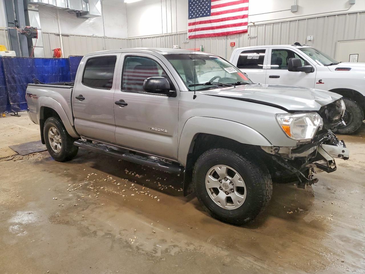 2015 Toyota Tacoma V6 - Фото 4