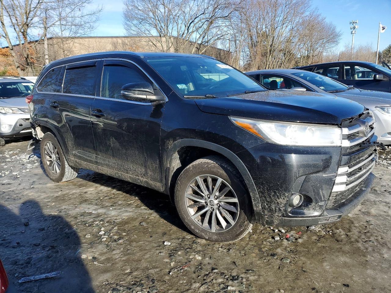 2019 Toyota Highlander Se - Фото 4