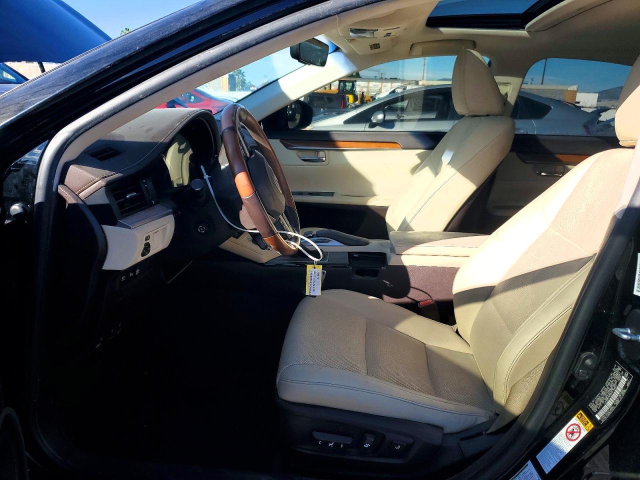 2017 Lexus Es 300H - Фото 7