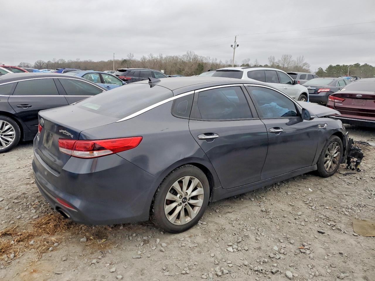 2017 Kia Optima Lx - Фото 3