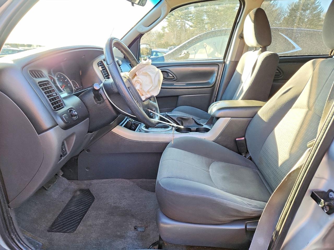 2005 Mazda Tribute I - Image 7