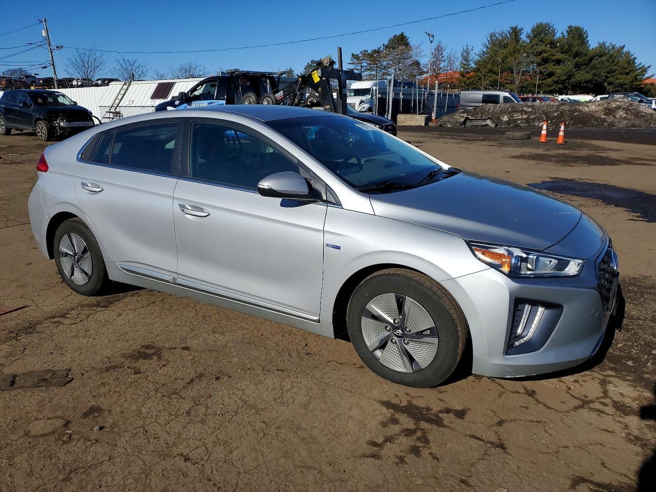 2020 Hyundai Ioniq Hybrid Se - Image 4