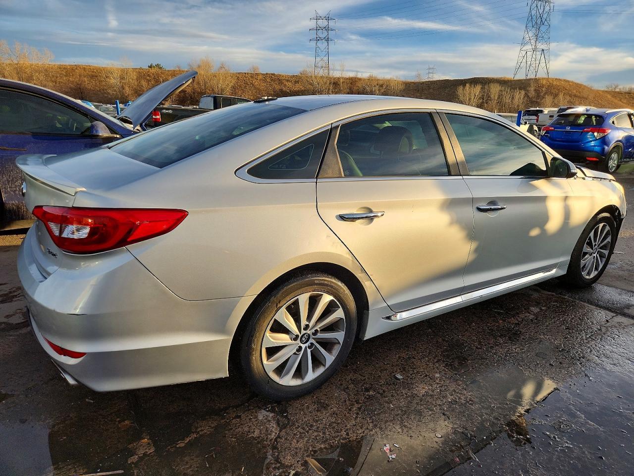 2015 Hyundai Sonata Sport - Image 3