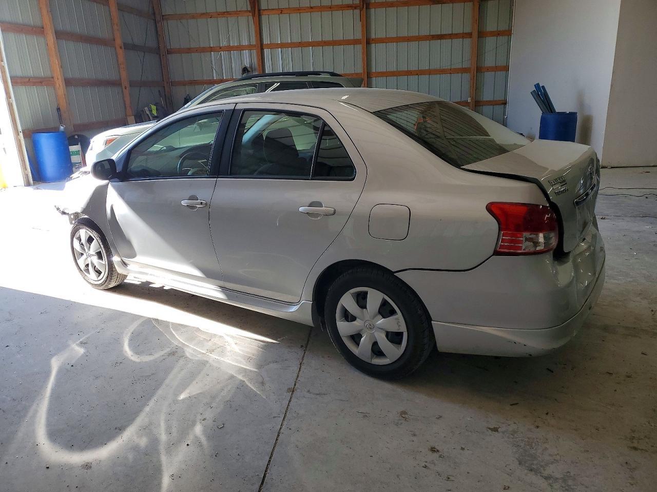 2008 Toyota Yaris - Image 2