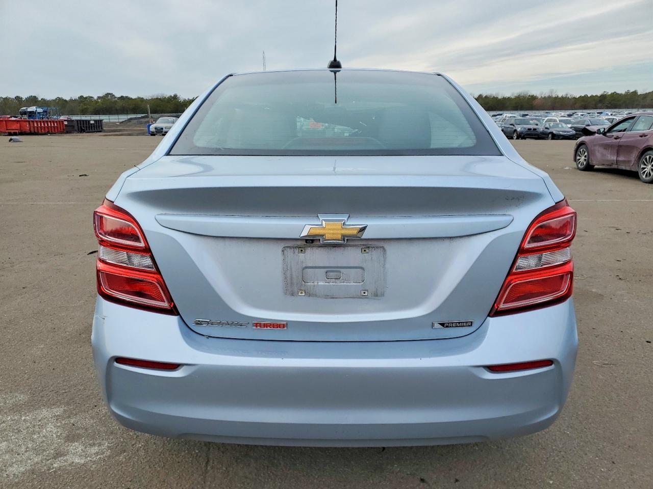 2018 Chevrolet Sonic Premier - Фото 6
